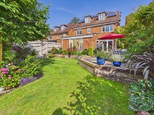 REAR ASPECT & GARDEN- click for photo gallery